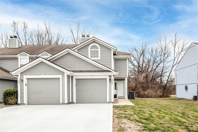 5820 NW Plantation Lane 187D, Lee's Summit, MO 64064