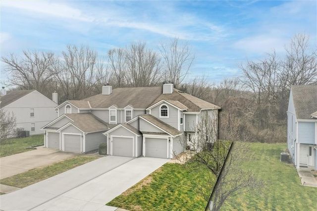 5820 NW Plantation Lane 187D, Lee's Summit, MO 64064