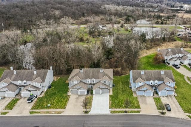 5820 NW Plantation Lane 187D, Lee's Summit, MO 64064