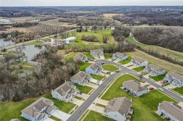 5820 NW Plantation Lane 187D, Lee's Summit, MO 64064