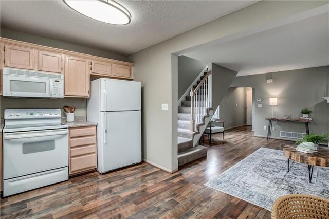 5820 NW Plantation Lane 187D, Lee's Summit, MO 64064