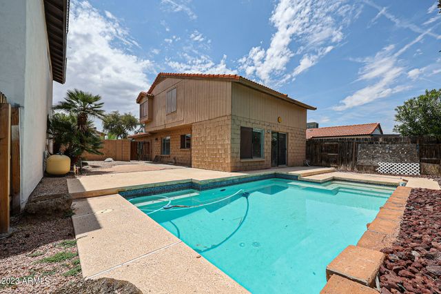 2726 W BROOKS Street, Chandler, AZ 85224