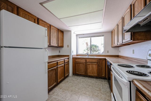 2726 W BROOKS Street, Chandler, AZ 85224