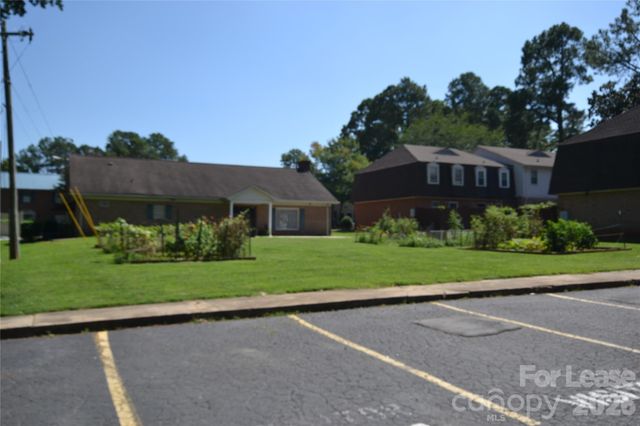 5803 Hunting Ridge Lane B, Charlotte, NC 28212