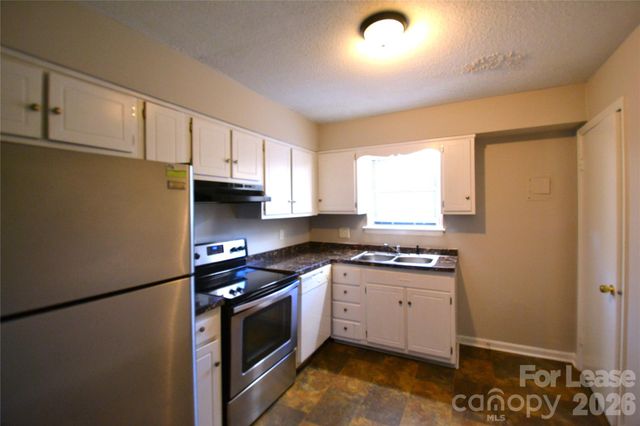 5803 Hunting Ridge Lane B, Charlotte, NC 28212