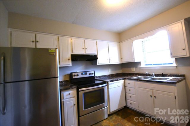 5803 Hunting Ridge Lane B, Charlotte, NC 28212