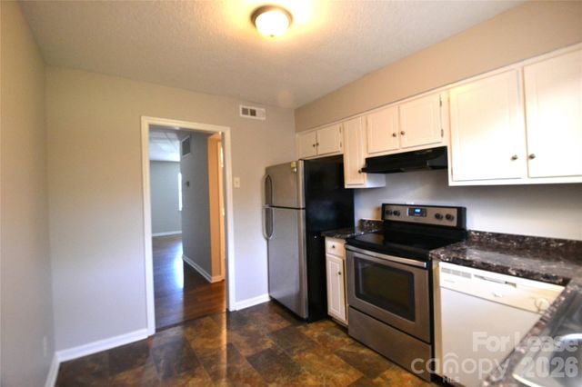 5803 Hunting Ridge Lane B, Charlotte, NC 28212