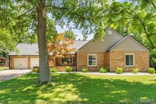 812 Vassar Drive, Edwardsville, IL 62025