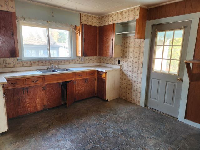 19 Norton Avenue, Poultney, VT 05764