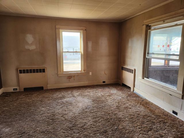 19 Norton Avenue, Poultney, VT 05764