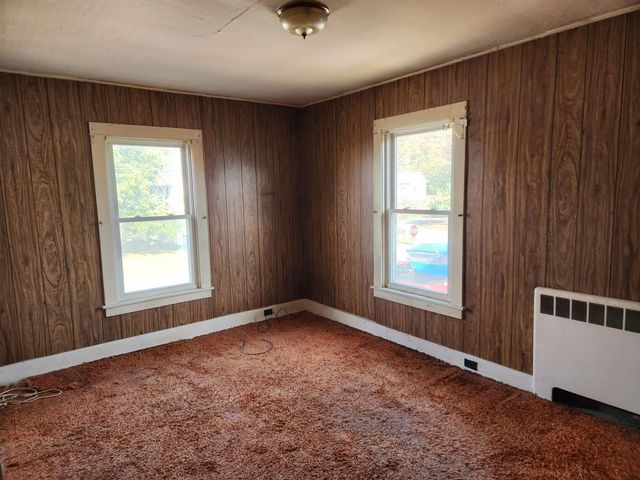 19 Norton Avenue, Poultney, VT 05764