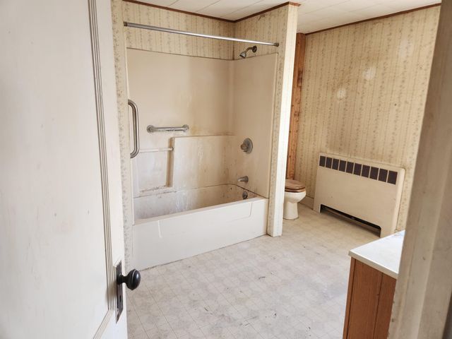 19 Norton Avenue, Poultney, VT 05764