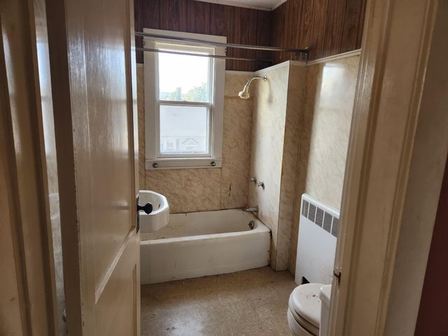 19 Norton Avenue, Poultney, VT 05764