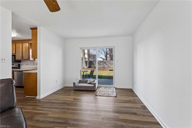 686 Trails LN, Newport News, VA 23608