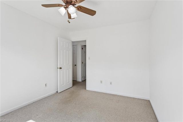 686 Trails LN, Newport News, VA 23608