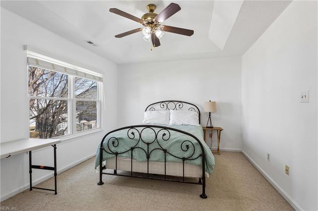 686 Trails LN, Newport News, VA 23608