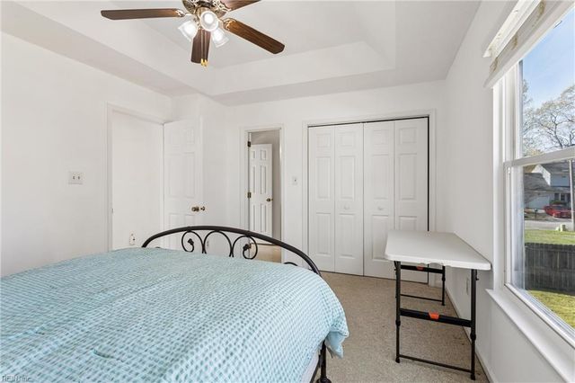 686 Trails LN, Newport News, VA 23608