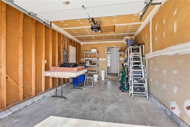 686 Trails LN, Newport News, VA 23608