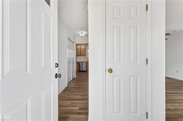 686 Trails LN, Newport News, VA 23608