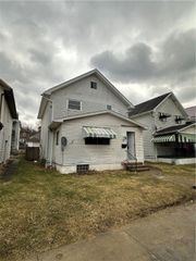 1734 Constitution Blvd, Arnold, PA 15068