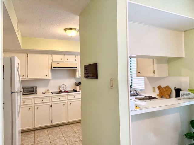 16610 Bentshire Way, Houston, TX 77058