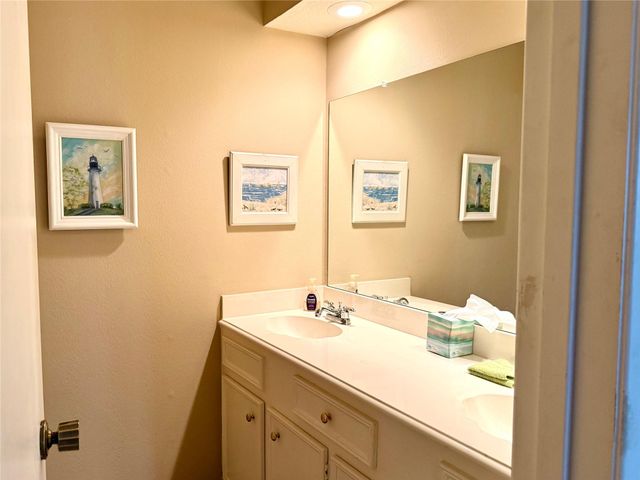 16610 Bentshire Way, Houston, TX 77058