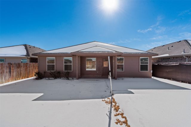 328 Foxhunter Street, Fort Worth, TX 76131