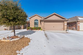 328 Foxhunter Street, Fort Worth, TX 76131