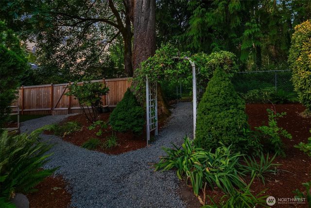 12220 102nd Place NE, Kirkland, WA 98034