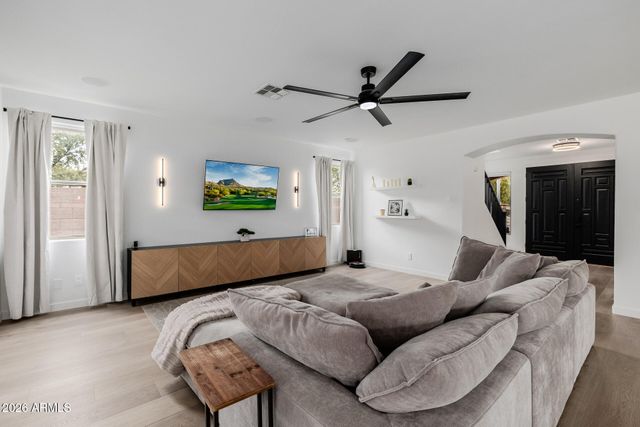 1261 E REDWOOD Drive, Chandler, AZ 85286