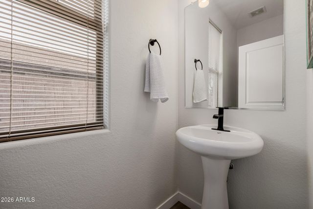 1261 E REDWOOD Drive, Chandler, AZ 85286