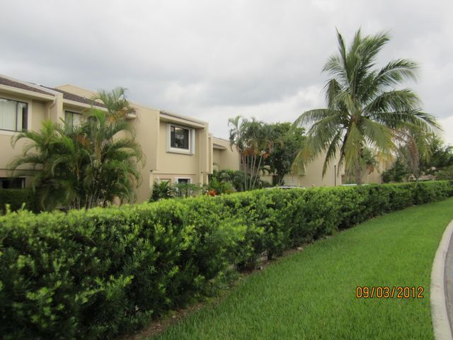 139 Sparrow Drive 3g, Royal Palm Beach, FL 33411