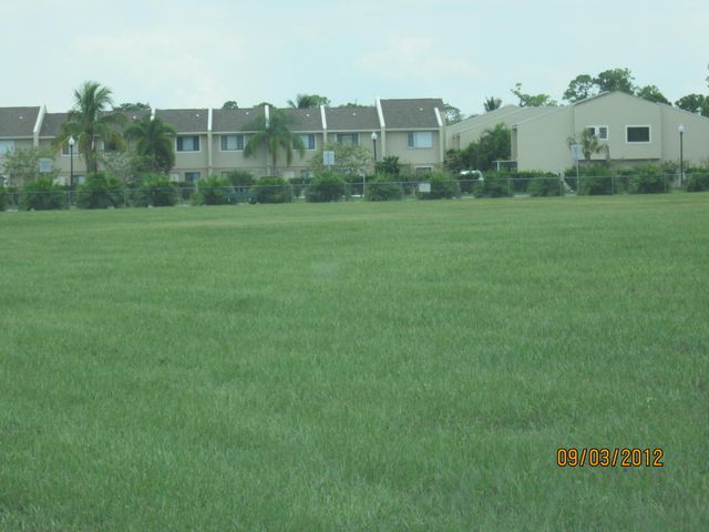 139 Sparrow Drive 3g, Royal Palm Beach, FL 33411