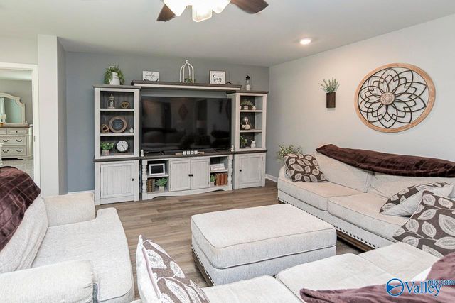120 Syd Road, Owens Cross Roads, AL 35763