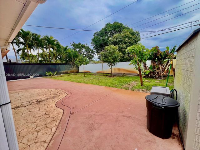 1201 NW 78th Ave, Pembroke Pines, FL 33024