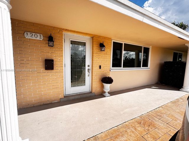 1201 NW 78th Ave, Pembroke Pines, FL 33024