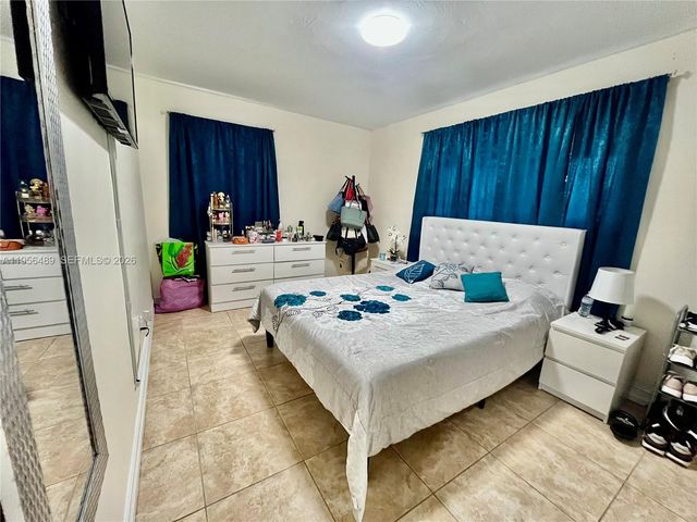 1201 NW 78th Ave, Pembroke Pines, FL 33024