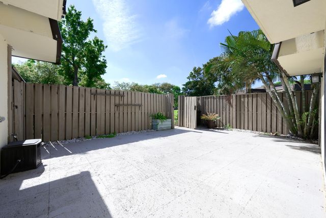 319 3rd Court, Palm Beach Gardens, FL 33410