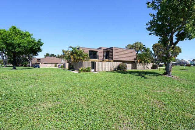 319 3rd Court, Palm Beach Gardens, FL 33410