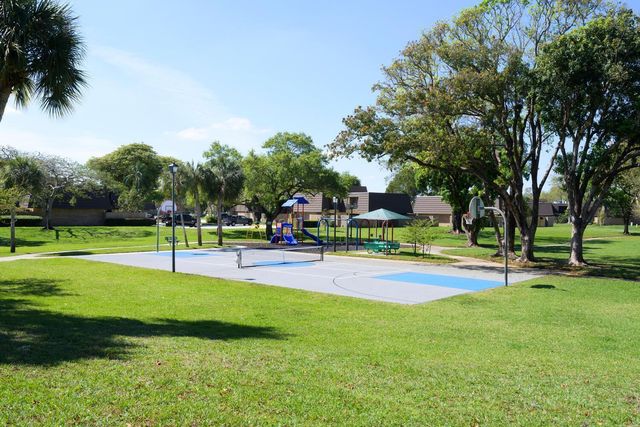 319 3rd Court, Palm Beach Gardens, FL 33410