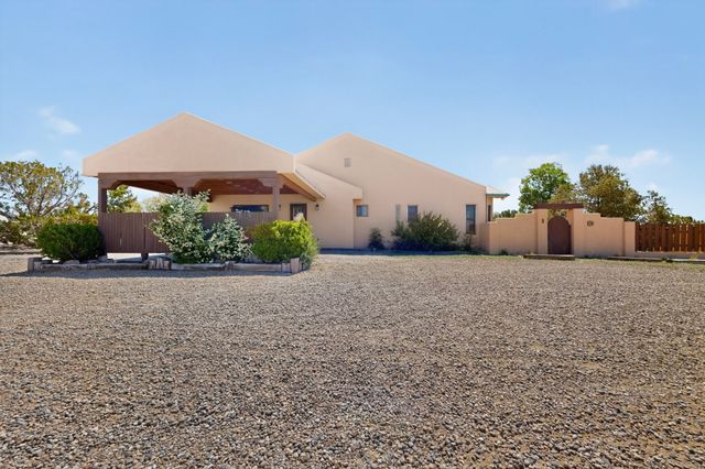 10 Blue Mesa Road, Santa Fe, NM 87508