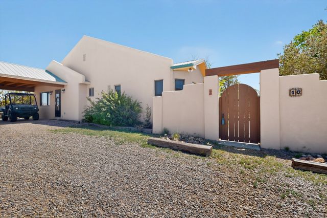 10 Blue Mesa Road, Santa Fe, NM 87508