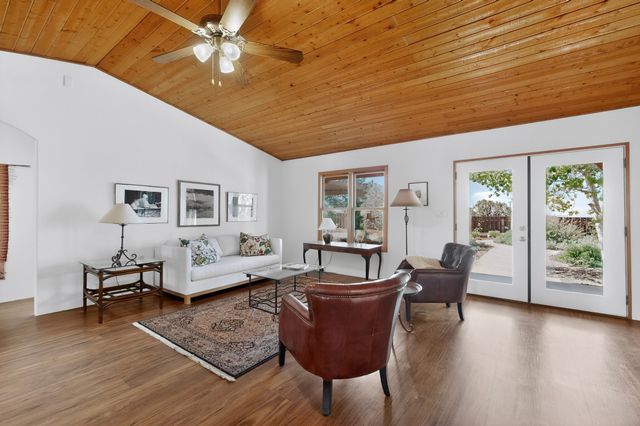 10 Blue Mesa Road, Santa Fe, NM 87508