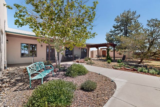 10 Blue Mesa Road, Santa Fe, NM 87508