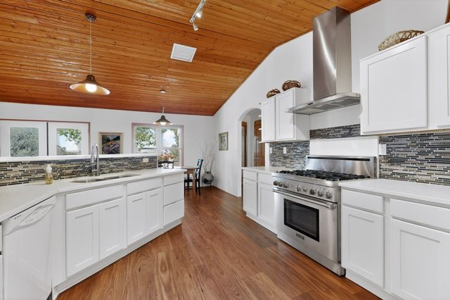 10 Blue Mesa Road, Santa Fe, NM 87508