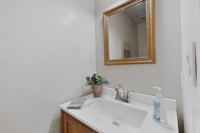 10 Blue Mesa Road, Santa Fe, NM 87508
