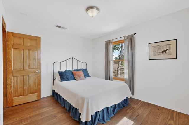 10 Blue Mesa Road, Santa Fe, NM 87508