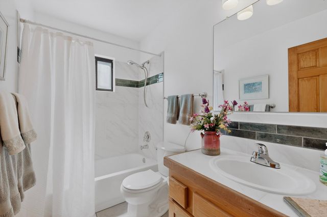 10 Blue Mesa Road, Santa Fe, NM 87508