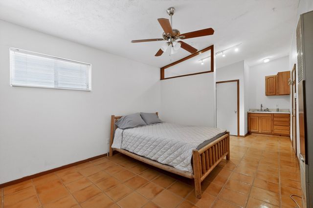 10 Blue Mesa Road, Santa Fe, NM 87508