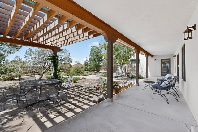 10 Blue Mesa Road, Santa Fe, NM 87508